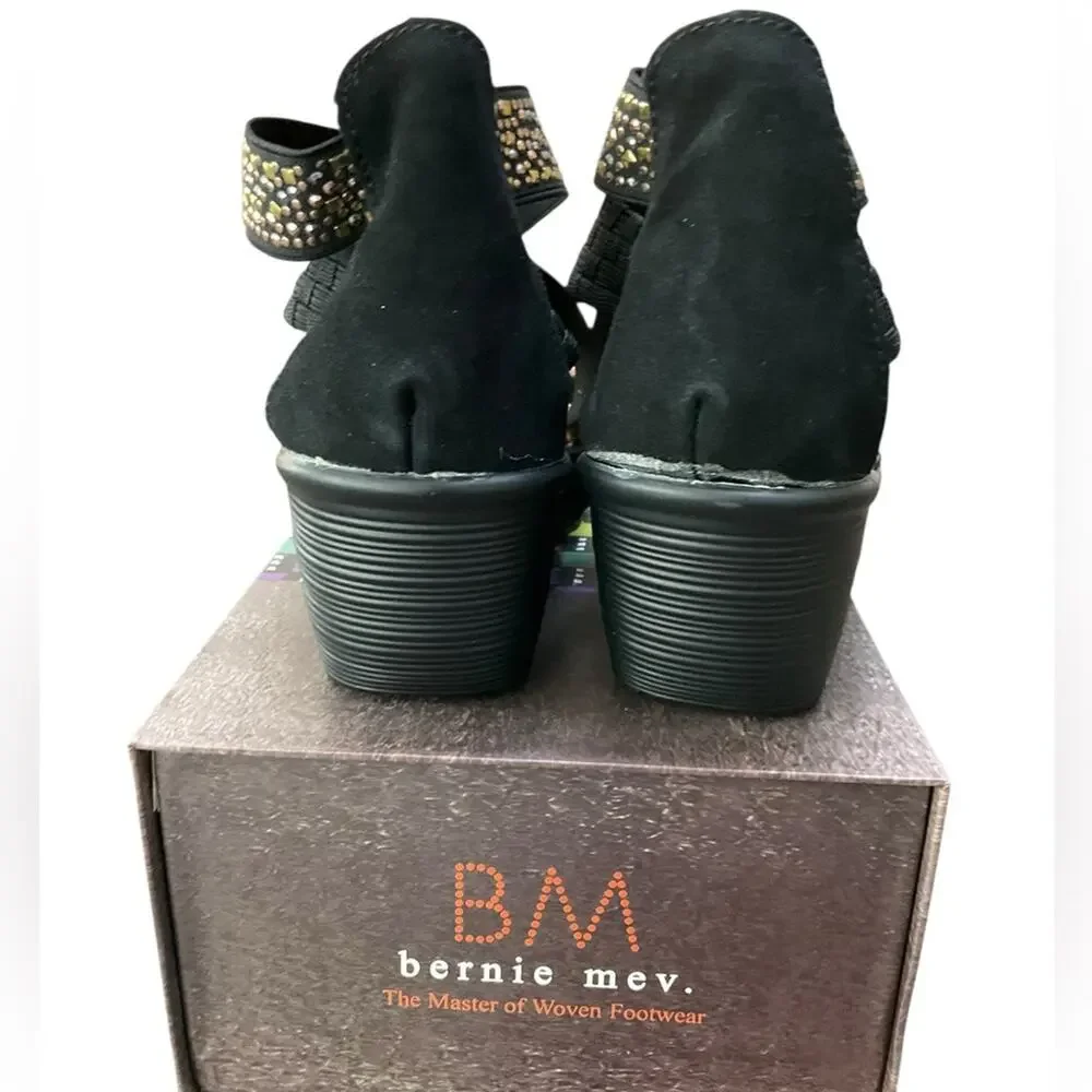 Bernie Mev Women's Lucious Sandals Stud design Size 10 NIB NEW